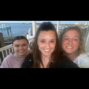 Meet your Posher, Marissa